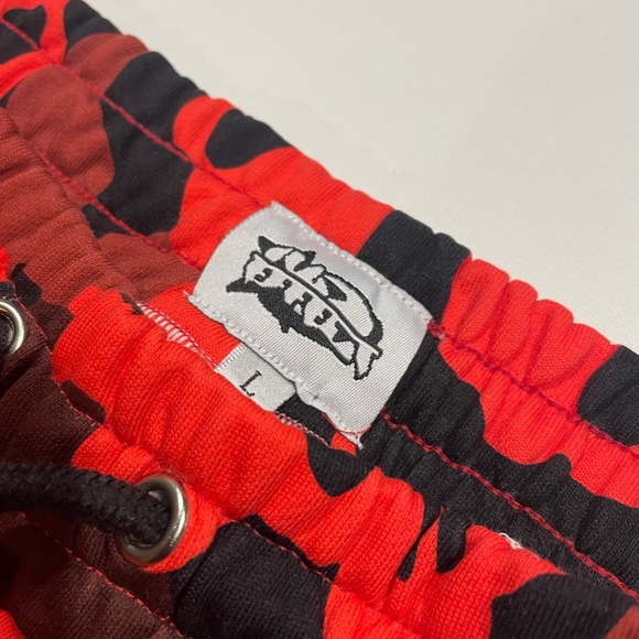 NWT ILL EFFECT RED CATACOMBS sweatpants - Picture 4 of 4